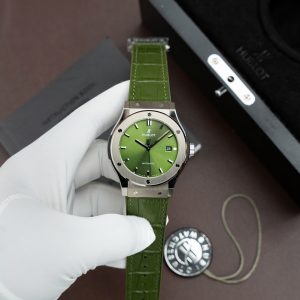 Đồng Hồ Hublot Classic Fusion Titanium Chế Tác Màu Xanh Lá Cây Máy SW300 Dây Cá Sấu 42mm (2)