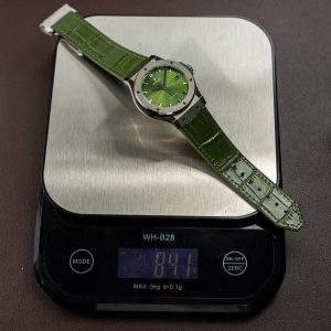 Đồng Hồ Hublot Classic Fusion Titanium Chế Tác Màu Xanh Lá Cây Máy SW300 Dây Cá Sấu 42mm (2)