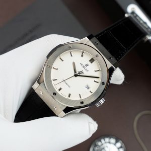 Đồng Hồ Hublot Classic Fusion Titanium Mặt Trắng Chế Tác Máy SW300 Thuỵ Sỹ Dây Da Cá Sấu 42mm (2)
