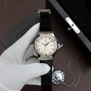 Đồng Hồ Hublot Classic Fusion Titanium Mặt Trắng Chế Tác Máy SW300 Thuỵ Sỹ Dây Da Cá Sấu 42mm (2)