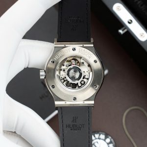 Đồng Hồ Hublot Classic Fusion Titanium Mặt Trắng Chế Tác Máy SW300 Thuỵ Sỹ Dây Da Cá Sấu 42mm (2)