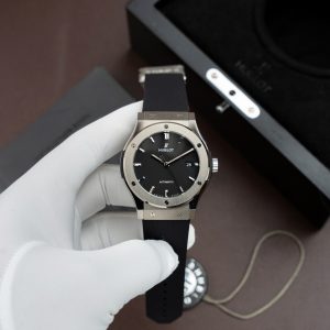 Đồng Hồ Hublot Classic Fusion Titanium Màu Đen Replica 11 Máy SW300 Dây Cao Su 42mm (2)