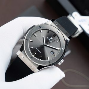Đồng Hồ Hublot Classic Fusion Titanium Màu Xám Chế Tác Máy SW300 Thuỵ Sỹ Dây Cao Su 42mm (2)