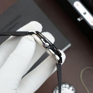 Đồng Hồ Hublot Classic Fusion Titanium Màu Xám Chế Tác Máy SW300 Thuỵ Sỹ Nặng 84Gram 42mm (2)