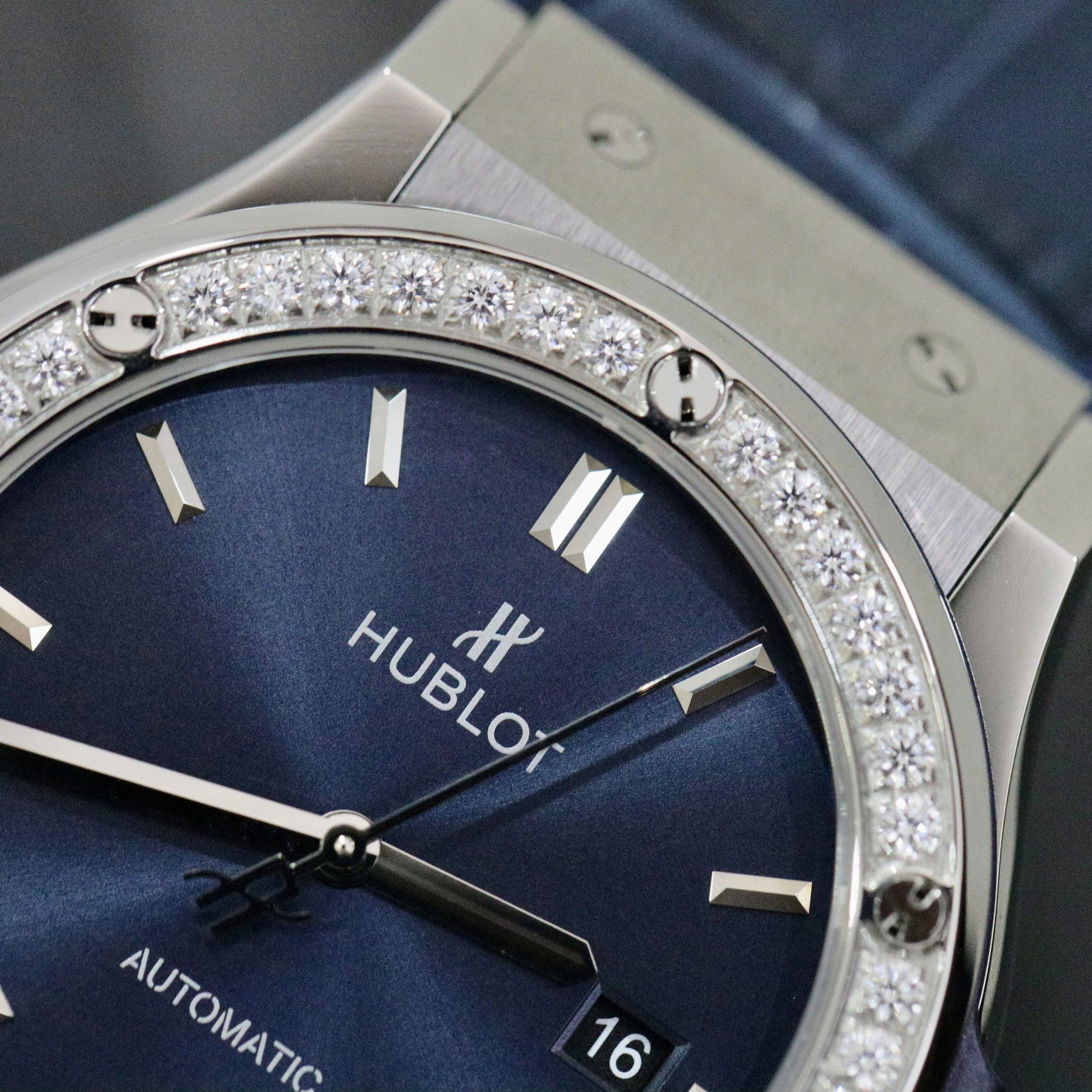 Đồng Hồ Hublot Classic Fusion Titanium Nam Đính Đá Một Hàng Rep 11 Xưởng HB 42mm (5) Đồng Hồ Hublot Classic Fusion Titanium Nam Đính Đá Một Hàng Rep 11 Xưởng HB 42mm (3)