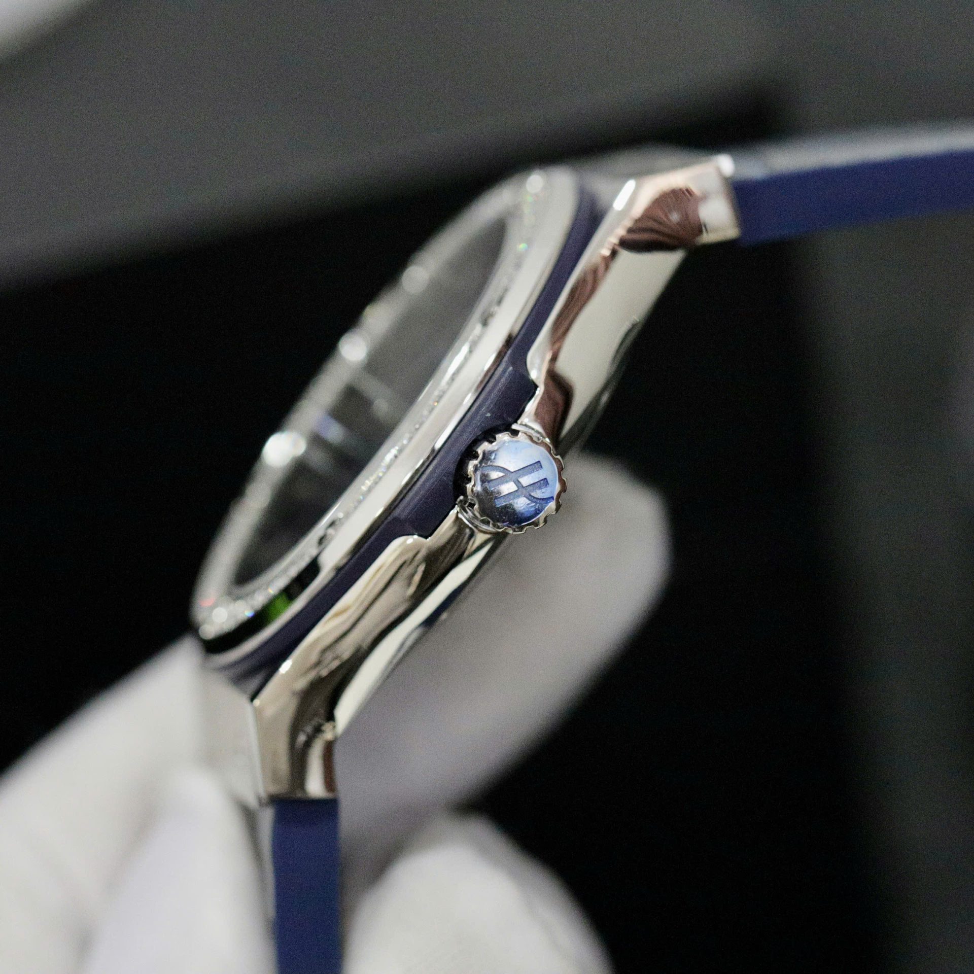 Đồng Hồ Hublot Classic Fusion Titanium Nam Đính Đá Một Hàng Rep 11 Xưởng HB 42mm (6)