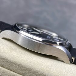 Đồng Hồ IWC Schaffhausen Pilot's Mark XX Mặt Số Đen Replica Xưởng ZM 40mm (1)