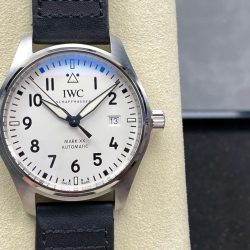 Đồng Hồ IWC Schaffhausen Pilot's Mark XX Mặt Số Trắng Replica Xưởng ZM 40mm (4)