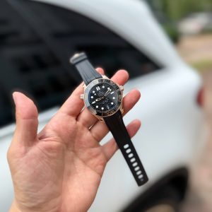 Đồng Hồ Omega Seamaster Diver 300M Sedna Replica 11 Mạ Vàng Hồng Mặt Đen 42mm (2)