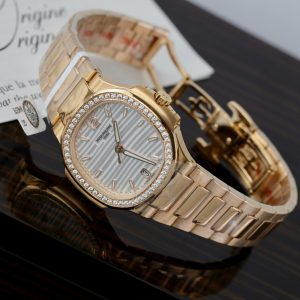 Đồng Hồ Patek Philippe Nữ Mặt Trắng Rep 11 Nautilus 7118 Bọc Vàng Thật Đính Moissante Xưởng 3K 35mm (2)