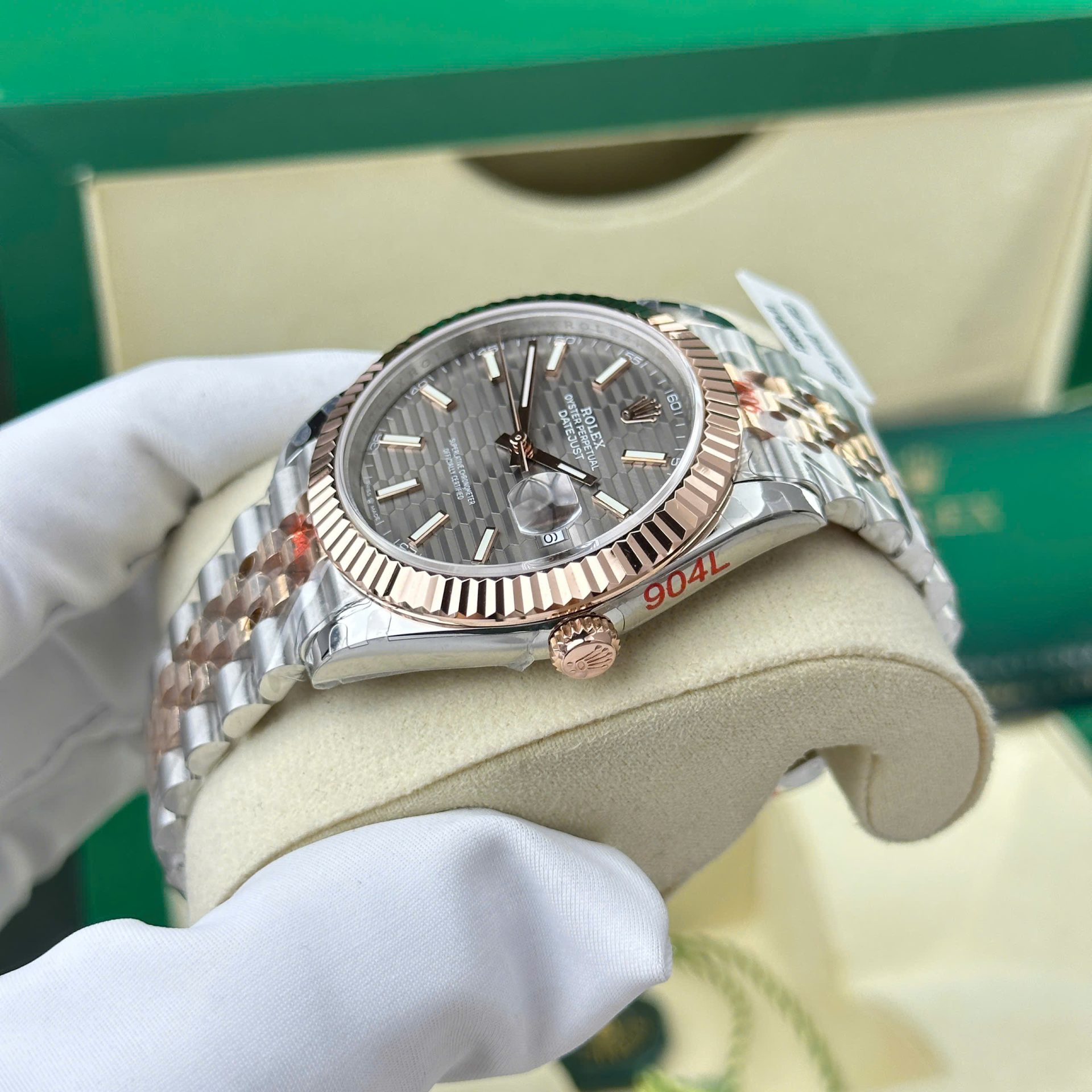 Đồng Hồ Rolex DateJust 126331 Bọc Vàng Thật Mặt Xám Gấp Nếp Nhà Máy GM V5 41mm (5)