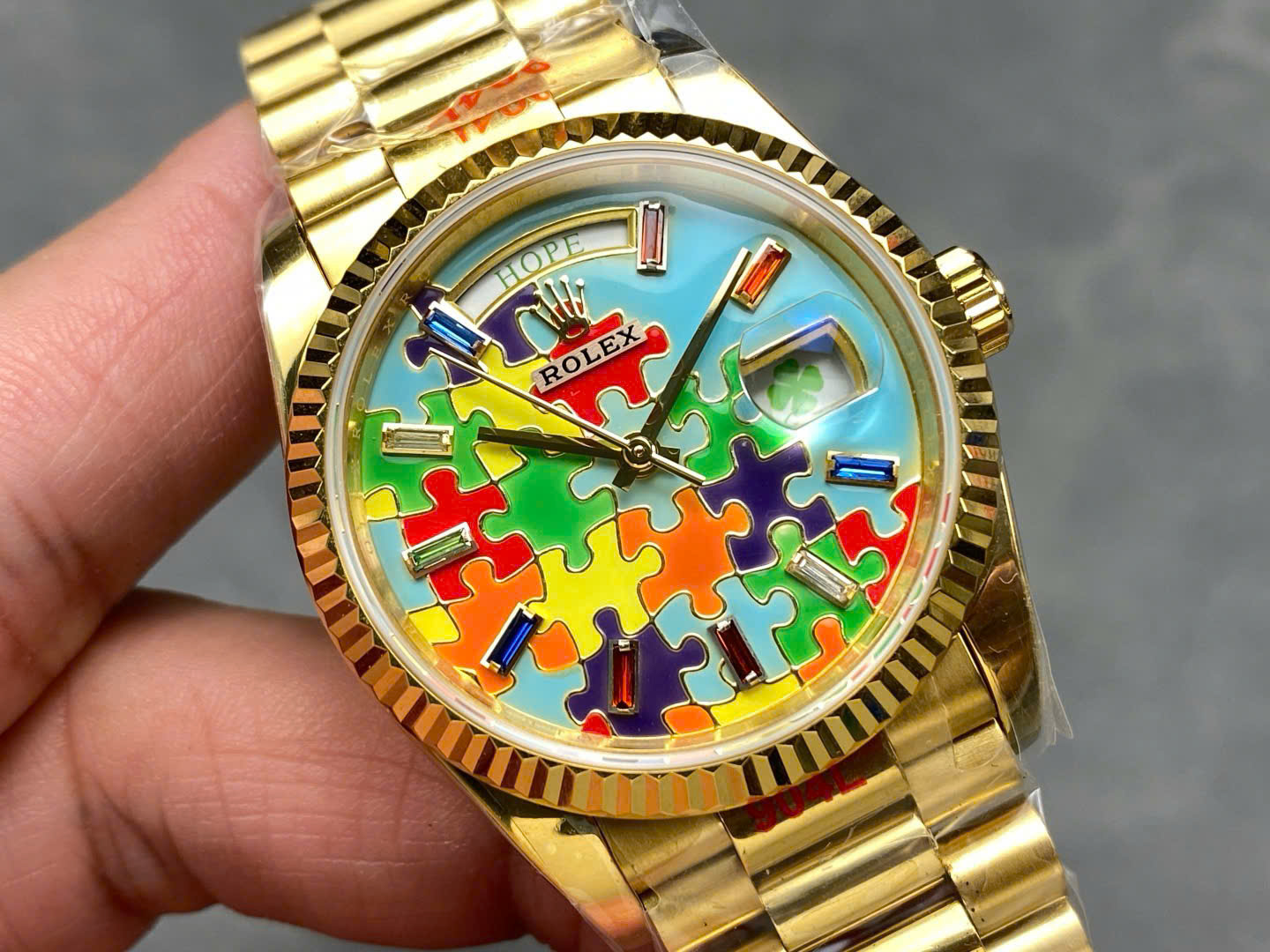 Đồng Hồ Rolex Day-Date 128238 Chế Tác Mặt Số Puzzle Emoji Jigsaw Motif 36mm (6) Đồng Hồ Rolex Day-Date 128238 Chế Tác Mặt Số Puzzle Emoji Jigsaw Motif 36mm (8)