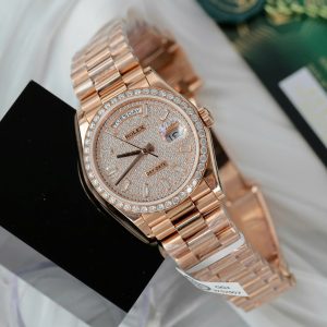 Đồng Hồ Rolex Day-Date Chế Tác Bọc Vàng Hồng Đính Kim Cương Tổng Hợp Xưởng GM 36mm (2)