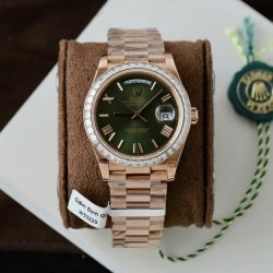 Đồng Hồ Rolex Day-Date Mặt Xanh Lá Cây Chế Tác Bọc Vàng Đính Kim Cương Moissanite Baguette 40mm (2)