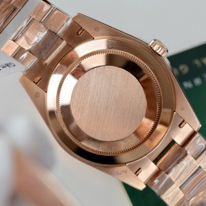 Đồng Hồ Rolex Day-Date Mặt Xanh Lá Cây Chế Tác Bọc Vàng Đính Kim Cương Moissanite Baguette 40mm (2)