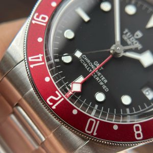 Đồng Hồ Tudor Black Bay GMT M79830RB Replica Cao Cấp Nhất Nhà Máy ZF 41mm (9)