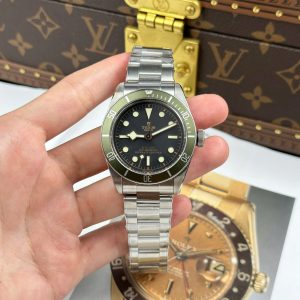 Đồng Hồ Tudor Black Bay Harrods M79230G Replica 11 Viền Xanh Lá Cây Xưởng ZF 41mm (2)
