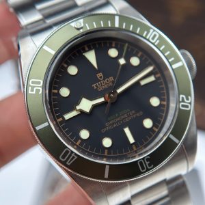 Đồng Hồ Tudor Black Bay Harrods M79230G Replica 11 Viền Xanh Lá Cây Xưởng ZF 41mm (2)