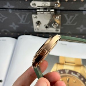Đồng Hồ Vacheron Constantin Replica 11 Overseas 4500V Màu Xanh Lá Cây Dây Cao Su 41mm (2)