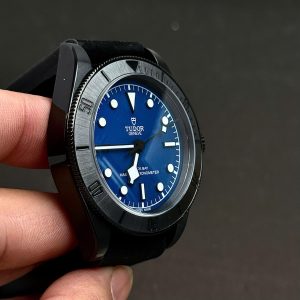 Đồng hồ Tudor Black Bay Ceramic M79210CNU Mặt Xanh Blue Replica Cao Cấp 41mm (6)