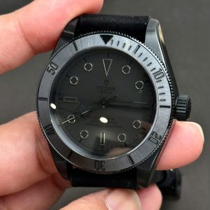 Đồng Hồ Tudor Black Bay M79210CNU Vỏ Gốm Đen Replica Cao Cấp 41mm (6)
