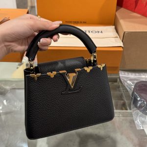 Túi Xách Louis Vuitton LV Capucines Mini Màu Đen Like Auth 21x14x8cm (2)