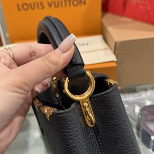 Túi Xách Louis Vuitton LV Capucines Mini Màu Đen Like Auth 21x14x8cm (2)