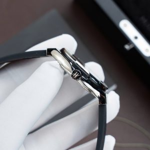 Đồng Hồ Hublot Classic Fusion Titanium Màu Xám Chế Tác Máy SW300 Thuỵ Sỹ Dây Cao Su 42mm (2)