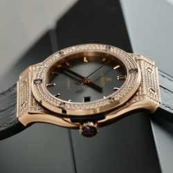 Đồng Hồ Hublot Classic Fusion King Gold Replica 11 Mặt Xám Đính Đá Xưởng HB 42mm (2)