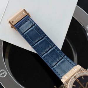 Đồng Hồ Hublot Replica Cao Cấp Classic Fusion King Gold Mặt Xanh Dương Đính Đá Xưởng HB 42mm (2)