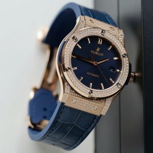 Đồng Hồ Hublot Replica Cao Cấp Classic Fusion King Gold Mặt Xanh Dương Đính Đá Xưởng HB 42mm (2)