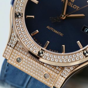 Đồng Hồ Hublot Replica Cao Cấp Classic Fusion King Gold Mặt Xanh Dương Đính Đá Xưởng HB 42mm (2)