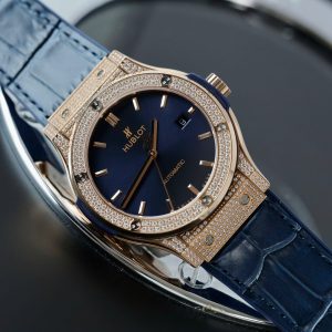 Đồng Hồ Hublot Replica Cao Cấp Classic Fusion King Gold Mặt Xanh Dương Đính Đá Xưởng HB 42mm (2)