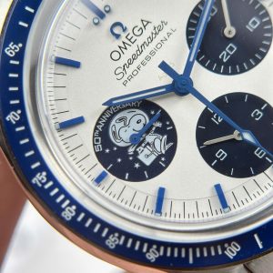 Đồng Hồ Omega Speedmaster Silver Snoopy 50th Anniversary Chế Tác Khoá Mới 42mm (2)