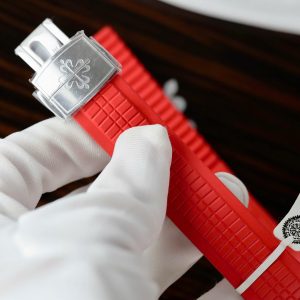 Đồng Hồ Patek Philippe Aquanaut 5167 Màu Đỏ Chế Tác Độ Moissanite Baguette 40mm (2)