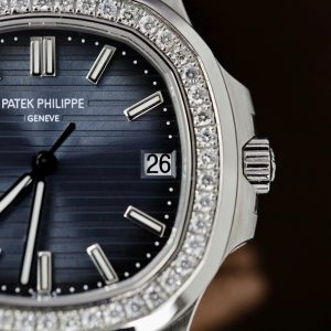 Đồng Hồ Patek Philippe Nautilus 5711 Mặt Xanh Chế Tác Viền Đính Kim Cương Tự Nhiên 40mm (2)