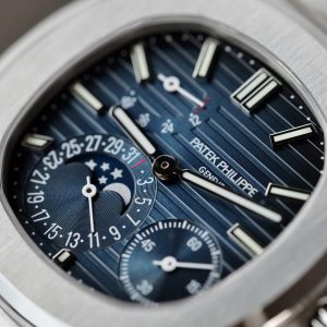 Đồng Hồ Patek Philippe Nautilus 5712 Chế Tác Mặt Xanh Blue Lõi Máy Khắc Xưởng PPF 40mm (2)