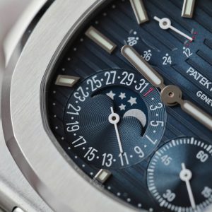 Đồng Hồ Patek Philippe Nautilus 5712 Chế Tác Mặt Xanh Blue Lõi Máy Khắc Xưởng PPF 40mm (2)