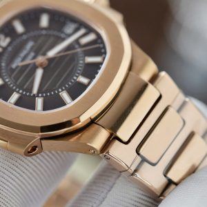 Đồng Hồ Patek Philippe Nautilus 7010 Nữ Màu Vàng Hồng Mặt Đen Fake Cao Cấp 32mm (2)