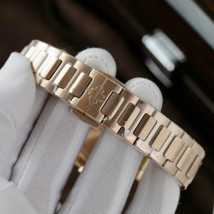 Đồng Hồ Patek Philippe Nautilus 7010 Nữ Màu Vàng Hồng Mặt Đen Fake Cao Cấp 32mm (2)