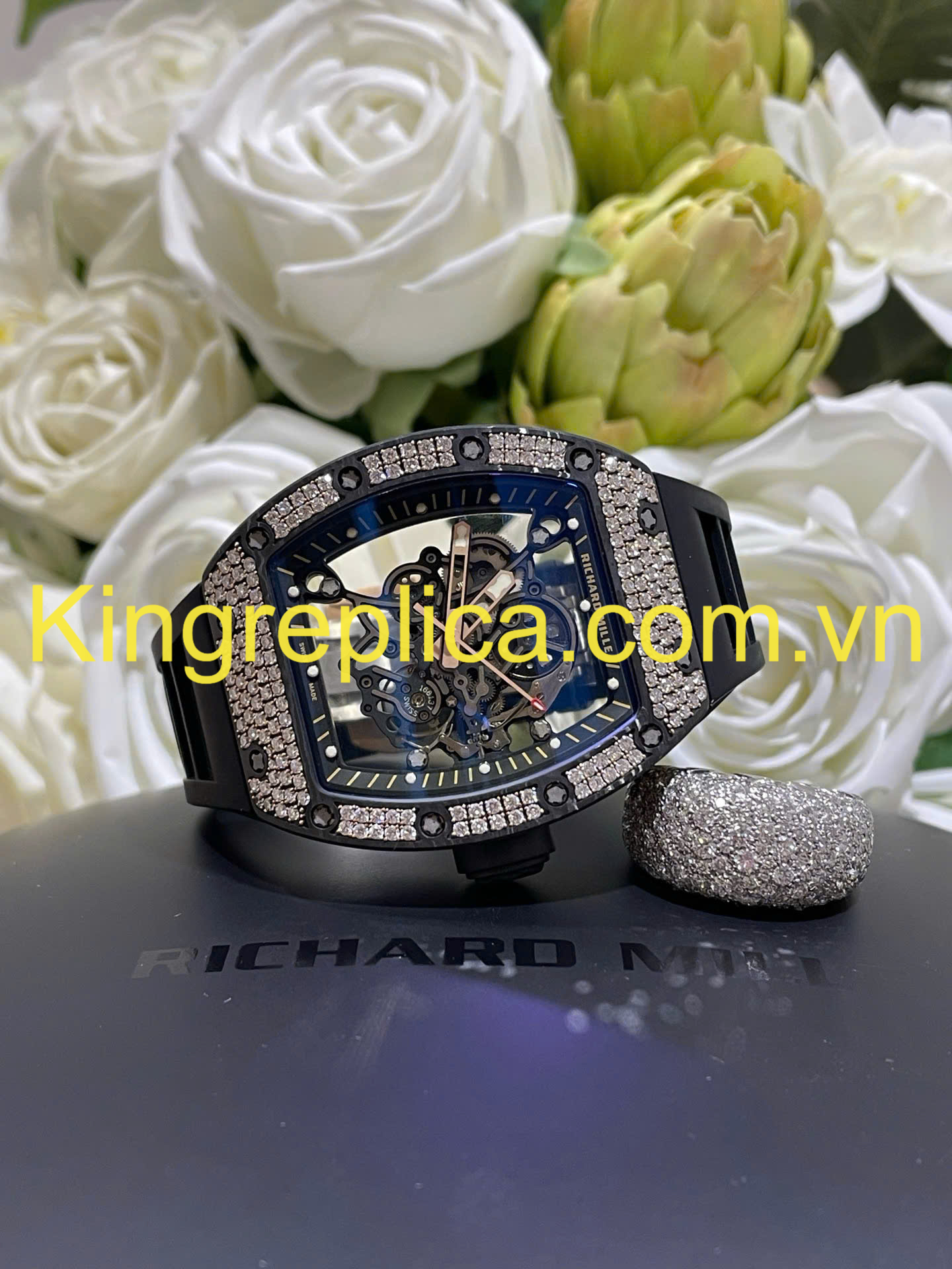 Đồng Hồ Richard Mille RM055 Carbon NTPT & Kim Cương CVD Bubba Watson Tuỳ Chỉnh Độc Quyền (1) Đồng Hồ Richard Mille RM055 Carbon NTPT & Kim Cương CVD Bubba Watson Tuỳ Chỉnh Độc Quyền (2)