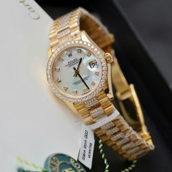 Đồng Hồ Rolex DateJust Nữ Mặt Khảm Xà Cừ Chế Tác Bọc Vàng Đính Moissanite 31mm (2)
