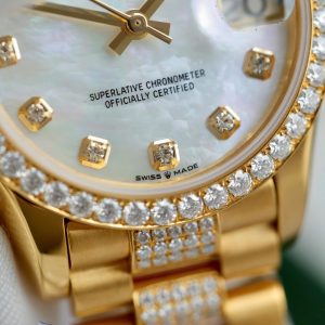 Đồng Hồ Rolex DateJust Nữ Mặt Khảm Xà Cừ Chế Tác Bọc Vàng Đính Moissanite 31mm (2)