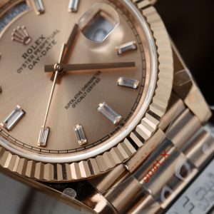 Đồng Hồ Rolex Day-Date Mặt Hồng Sundust Replica 11 Mạ Vàng Hồng Trọng Lượng 186 Grams QF 40mm (2)