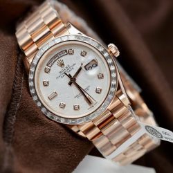 Đồng Hồ Rolex Day-Date Mặt Thiên Thạch Tuỳ Chỉnh Bọc Vàng Thật + Cọc Số Kim Cương Moissanite Baguette 36mm (2)