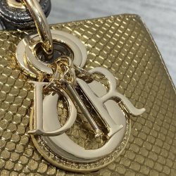 Túi Xách Dior D-Joy Siêu Cấp Màu Vàng Ánh Kim Hoạ Tiết Da Rắn 22cm (2)