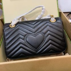 Túi Xách Gucci Marmont Siêu Cấp Nữ Màu Đen Khoá Vàng 26cm (2)