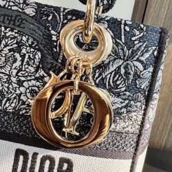 Túi Xách Hàng Hiệu Dior Lady Hoạ Tiết Thêu Thổ Cẩm 24cm (2)