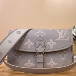 Túi Xách Louis Vuitton LV Diane Sac Like Auth Hoạ Tiết Dập Chìm 23x16x8 (2)