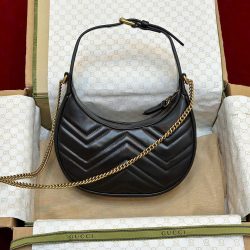 Túi Xách Nữ Gucci Marmont Siêu Cấp Màu Đen Khoá Vàng 21x13cm (2)